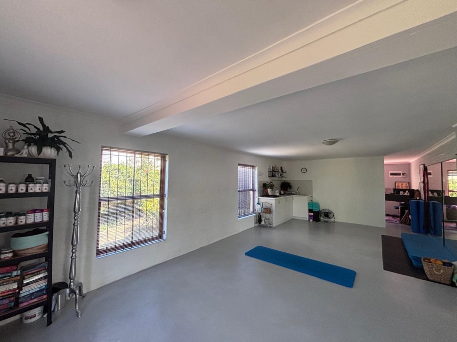 To Let 1 Bedroom Property for Rent in Loevenstein Western Cape